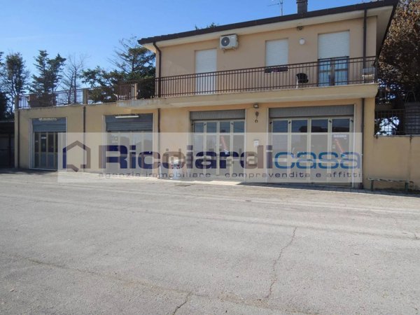 locale commerciale in affitto a Sant'Elpidio a Mare