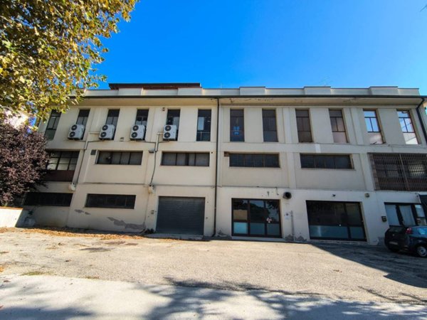 locale commerciale in affitto a Sant'Elpidio a Mare