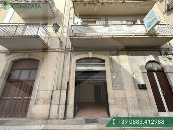 negozio in affitto ad Andria