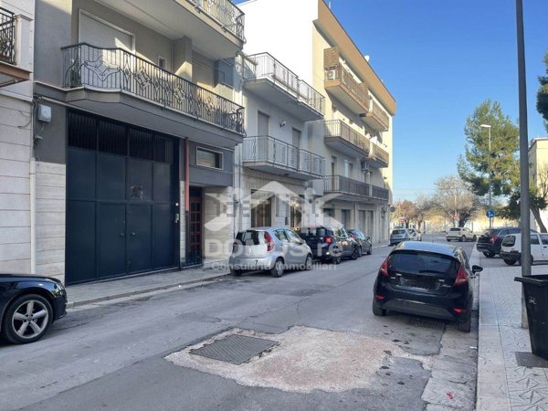 locale commerciale in affitto ad Andria