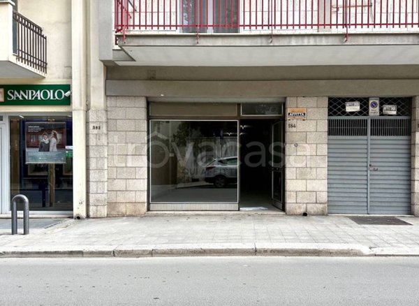 negozio in affitto ad Andria