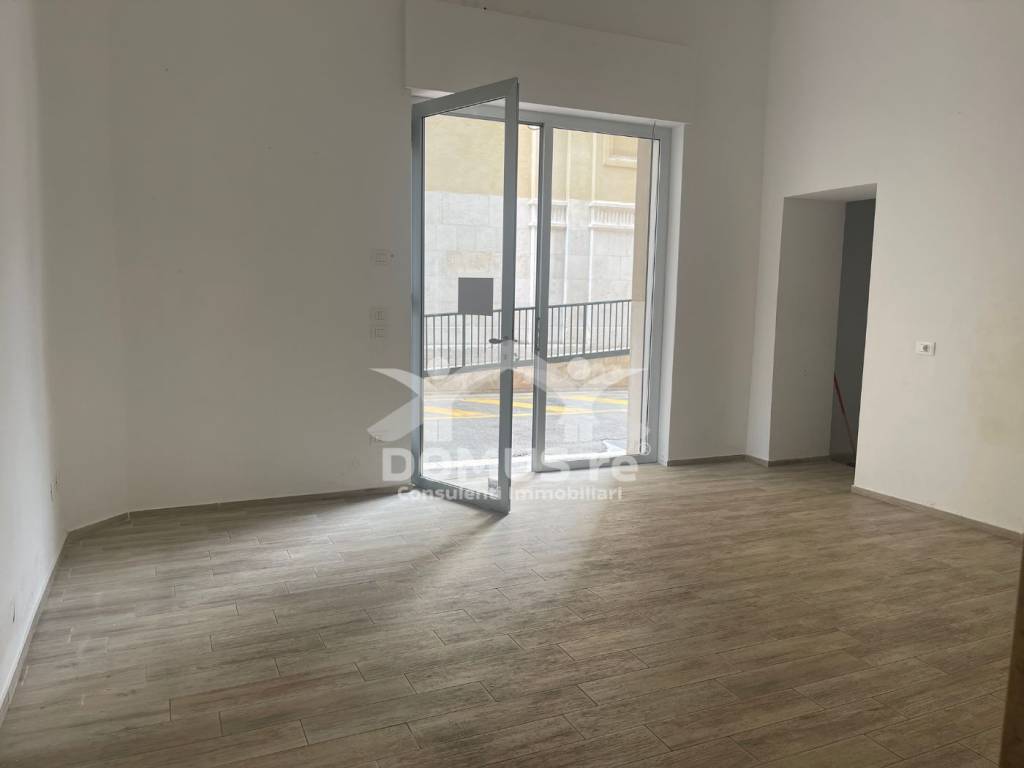 negozio in affitto ad Andria