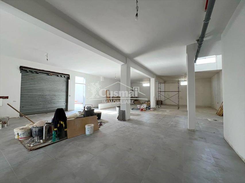 negozio in affitto ad Andria