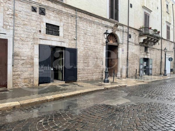 negozio in affitto ad Andria in zona Centro Storico