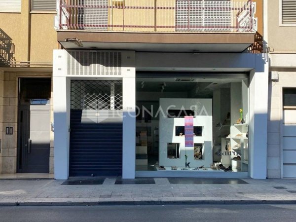 negozio in affitto ad Andria