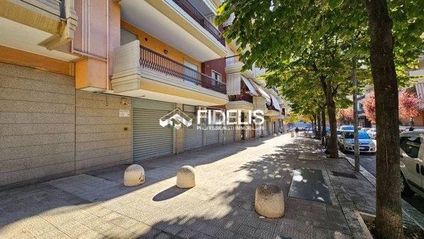 locale commerciale in affitto ad Andria