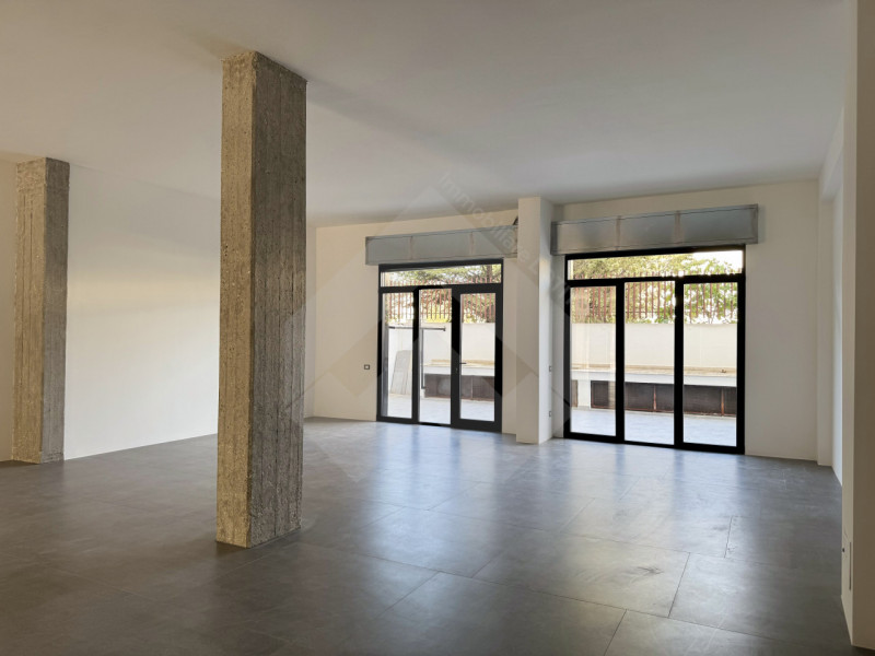 locale commerciale in affitto ad Andria