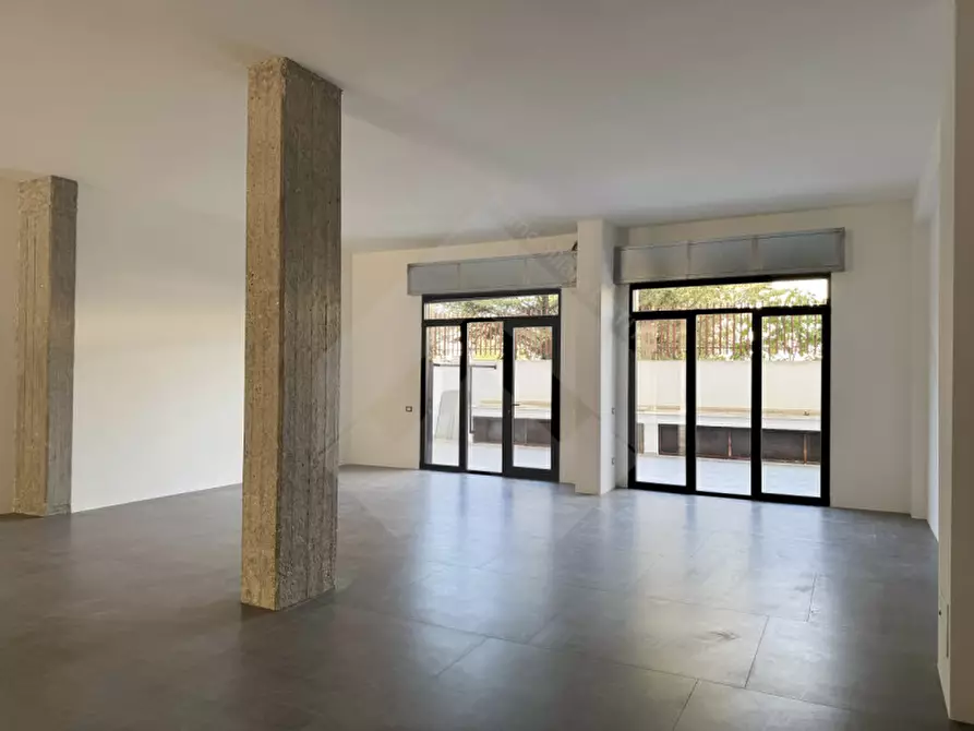 locale commerciale in affitto ad Andria