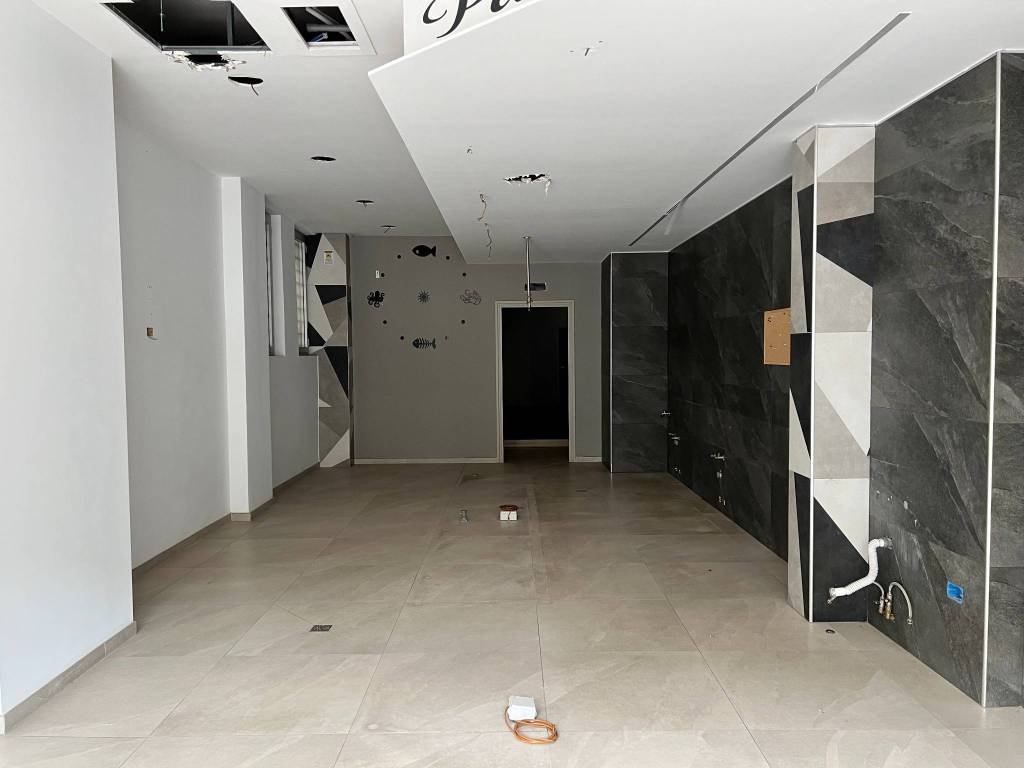 negozio in affitto ad Andria