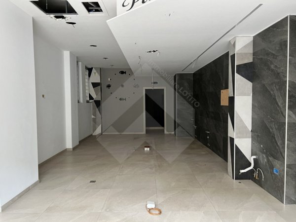 negozio in affitto ad Andria