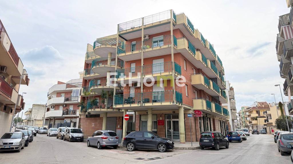 negozio in affitto ad Andria