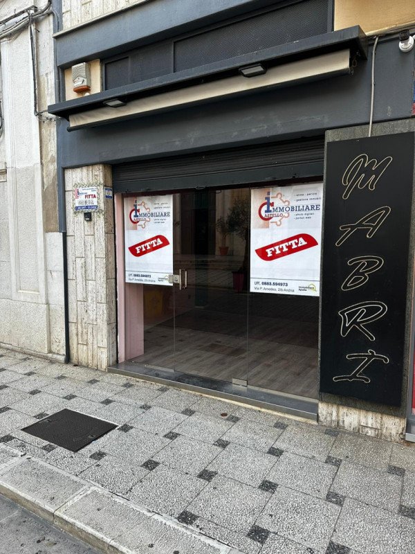negozio in affitto ad Andria