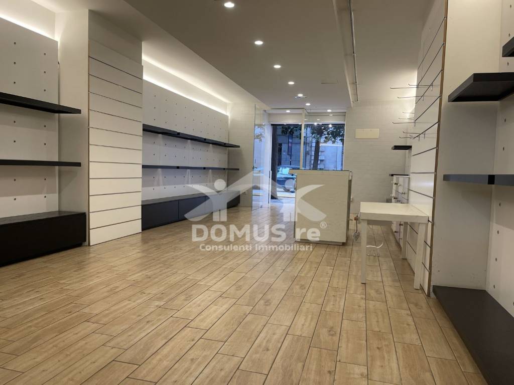 negozio in affitto ad Andria