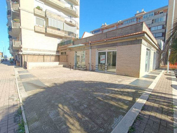 locale commerciale in affitto ad Andria