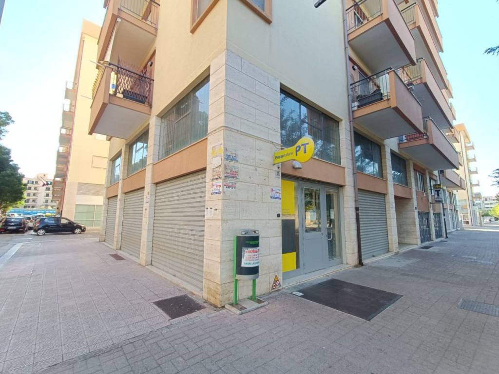 negozio in affitto ad Andria