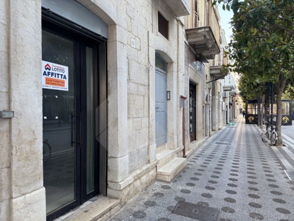 negozio in affitto ad Andria in zona Centro Storico