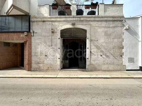 negozio in affitto ad Andria