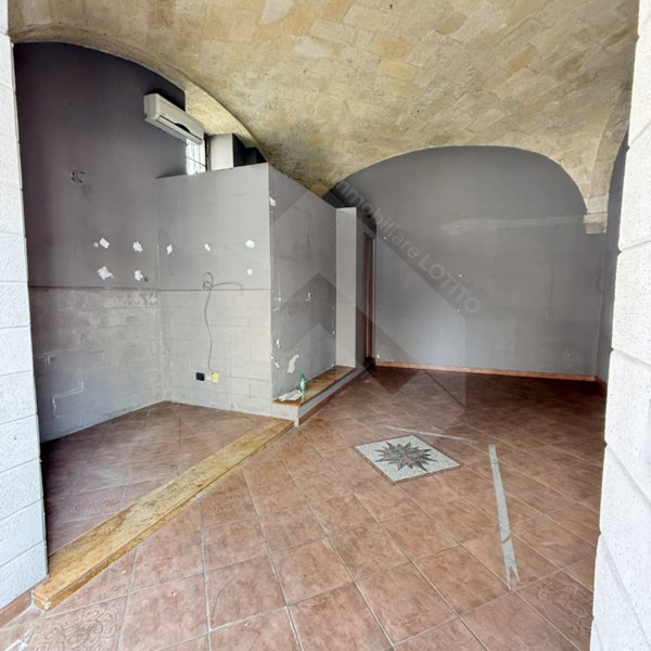 negozio in affitto ad Andria