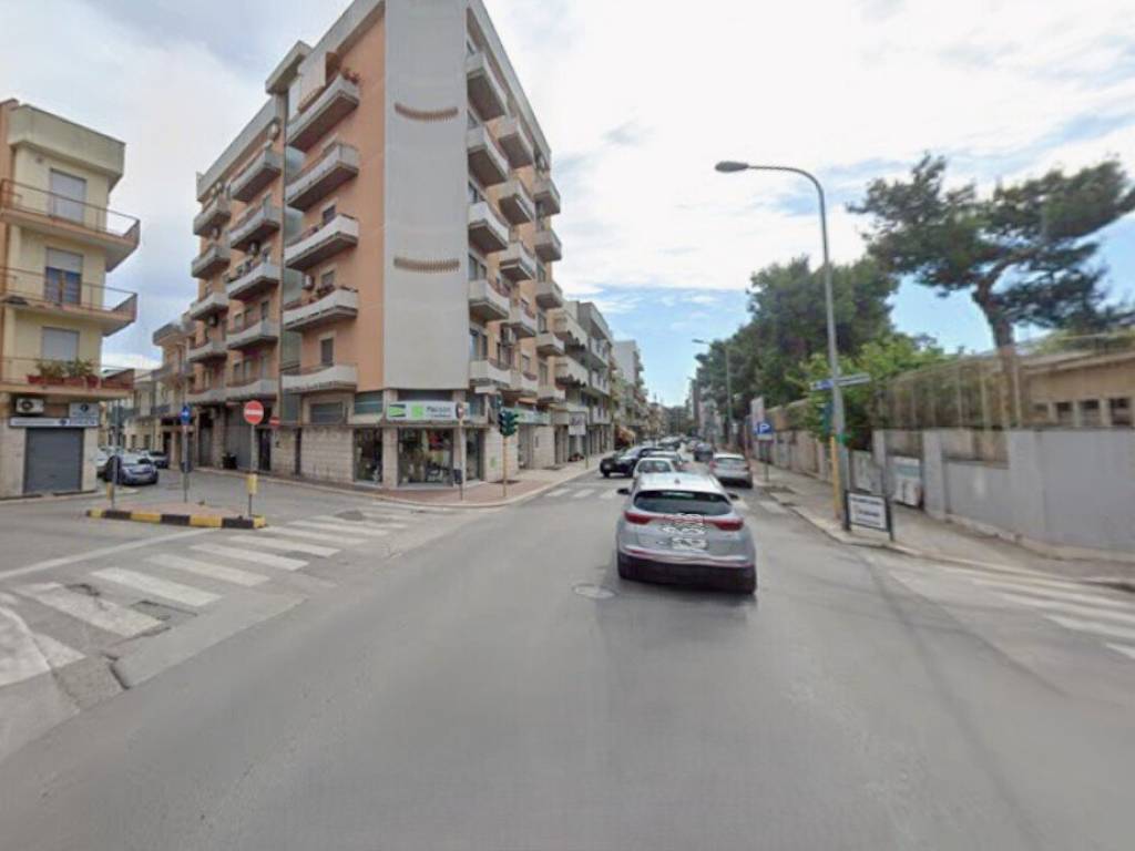 negozio in affitto ad Andria