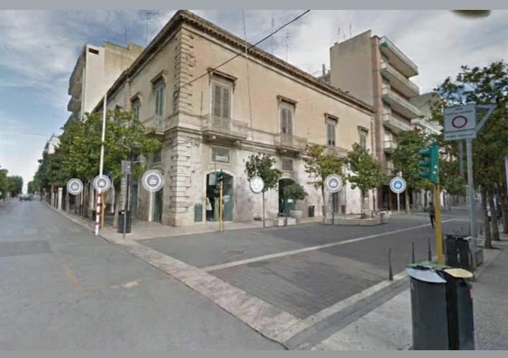 negozio in affitto ad Andria