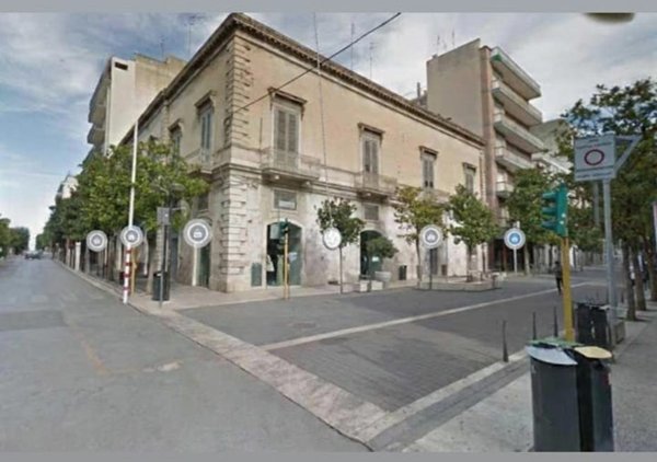 negozio in affitto ad Andria