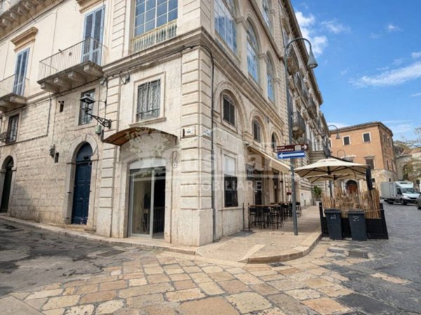 negozio in affitto ad Andria in zona Centro Storico