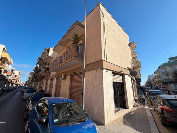 negozio in affitto ad Andria