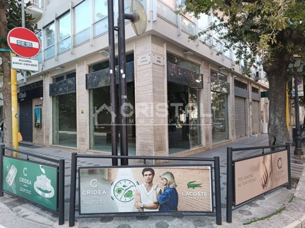negozio in affitto ad Andria