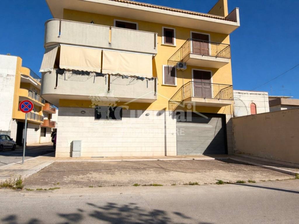 negozio in affitto ad Andria in zona Castel del Monte