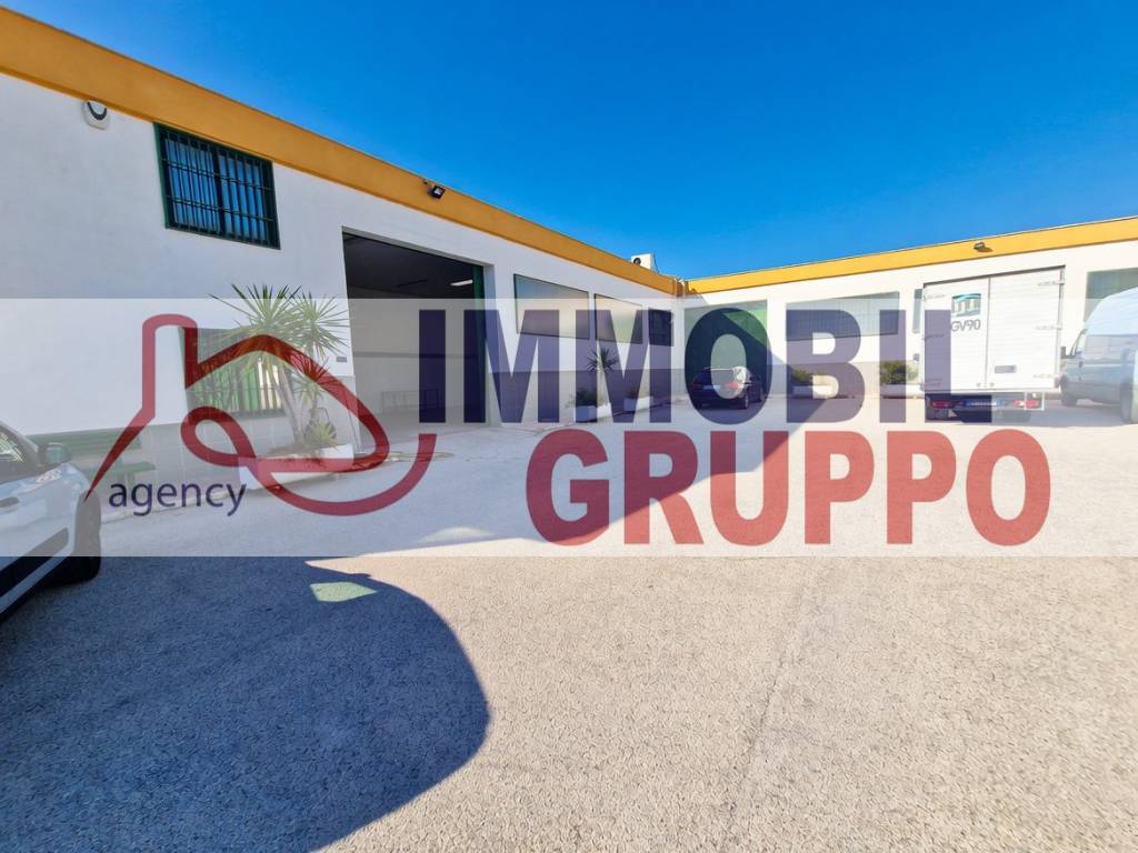 locale commerciale in affitto ad Andria