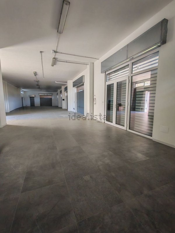 locale commerciale in affitto ad Andria