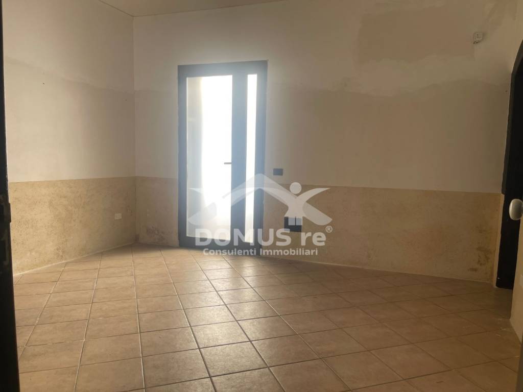 negozio in affitto ad Andria