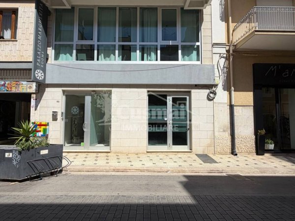 negozio in affitto ad Andria in zona Centro Storico