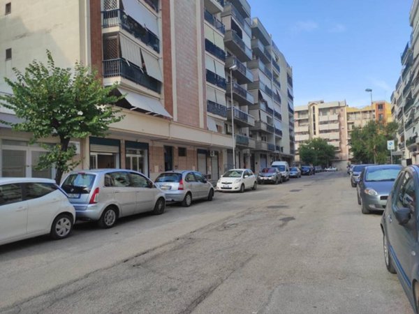 negozio in affitto ad Andria