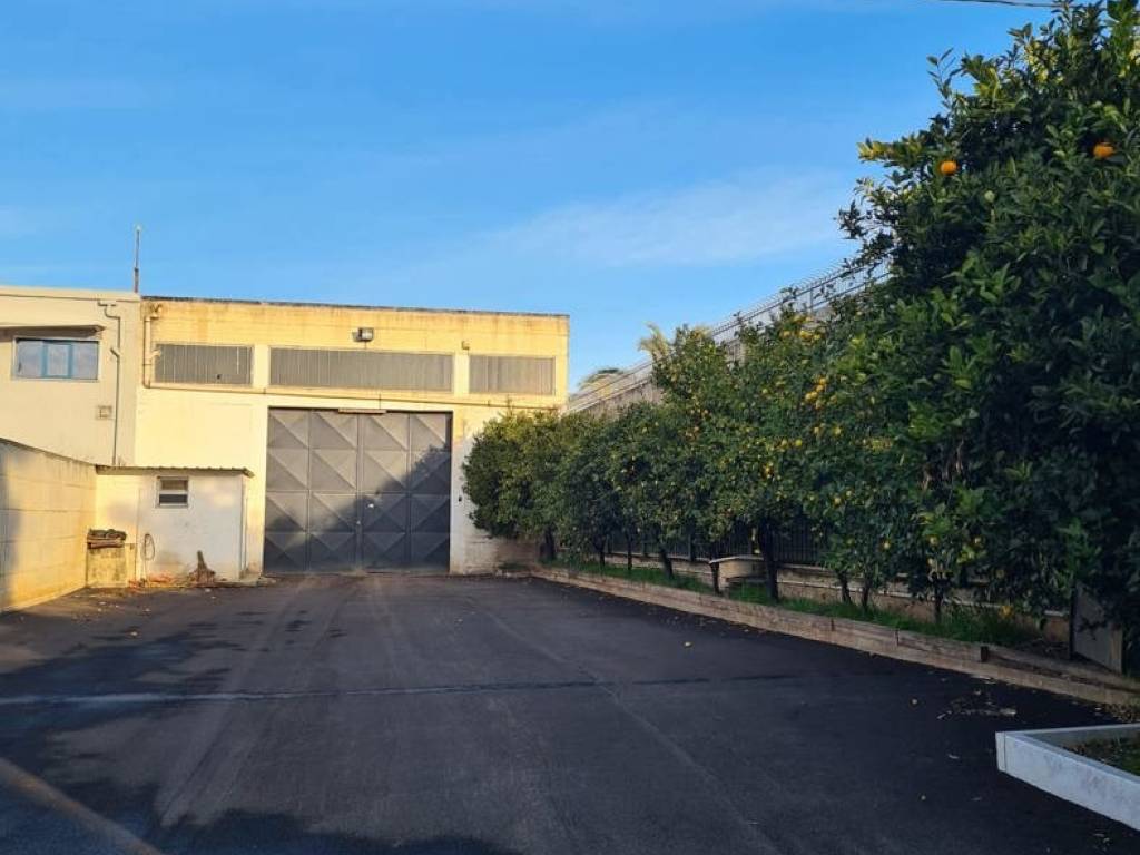 locale commerciale in affitto ad Andria