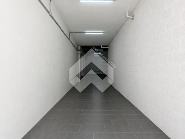 locale di sgombero in affitto ad Andria