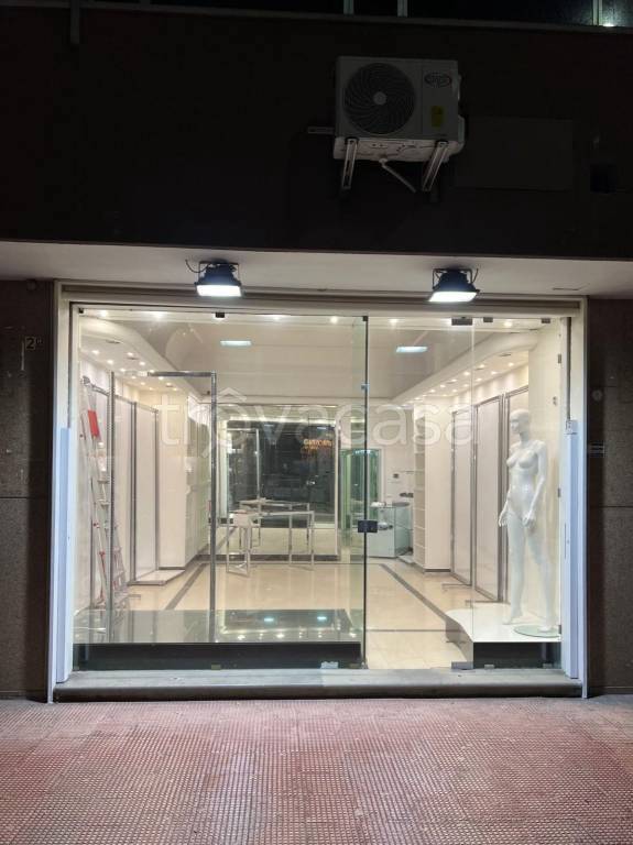 negozio in affitto a Barletta in zona Centro Città