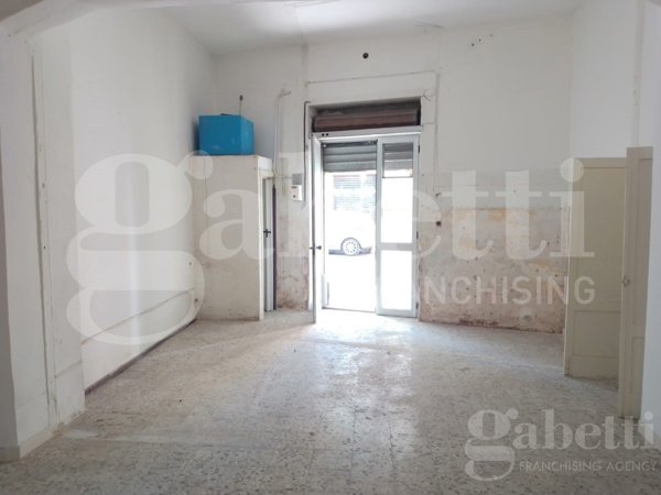 negozio in affitto a Barletta in zona Patalini