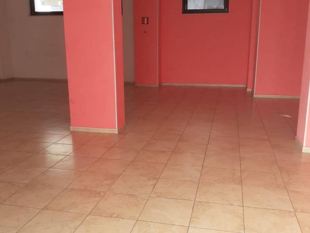 negozio in affitto a Barletta in zona Borgovilla