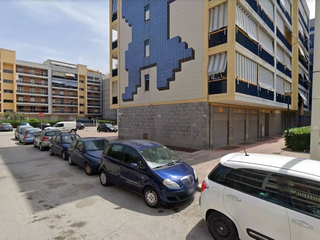 negozio in affitto a Barletta in zona Borgovilla