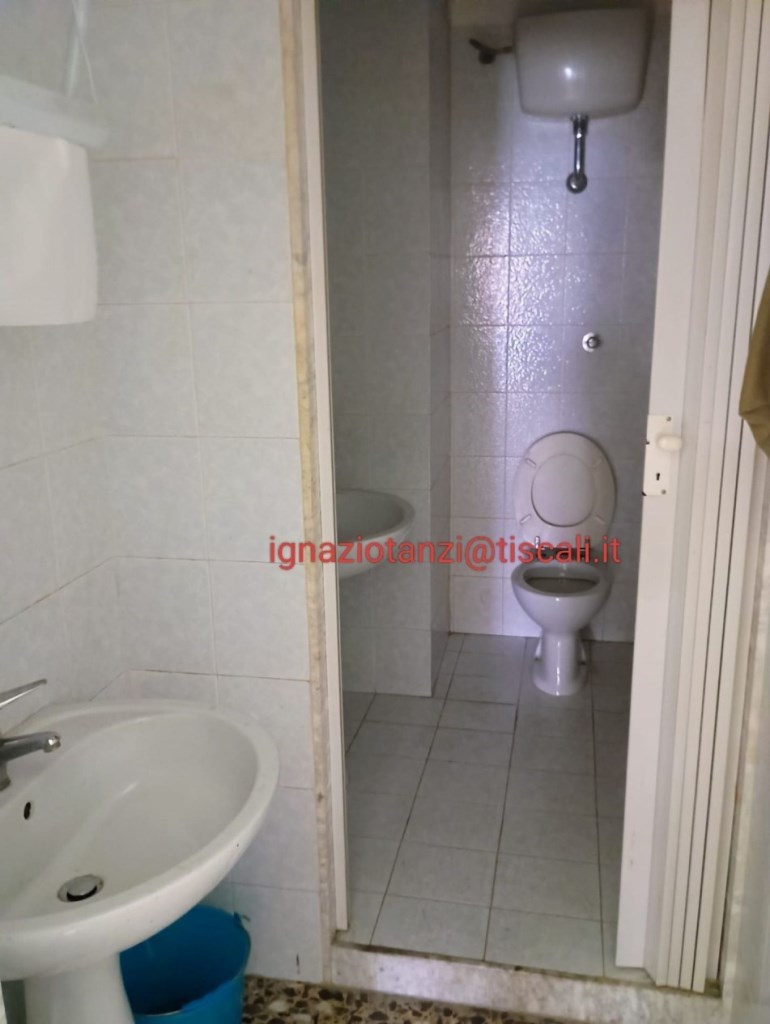 negozio in affitto a Barletta in zona Centro Città