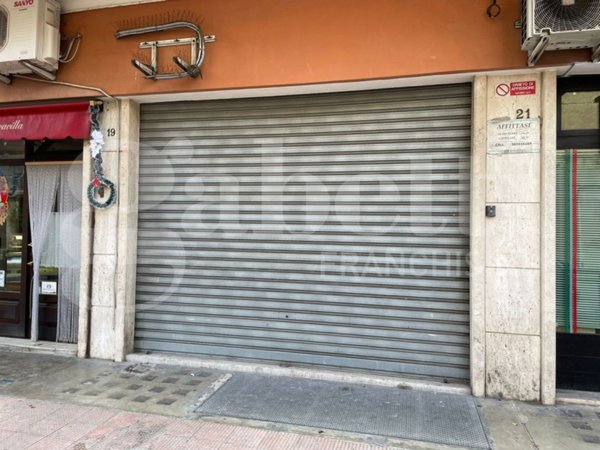 locale commerciale in affitto a Barletta