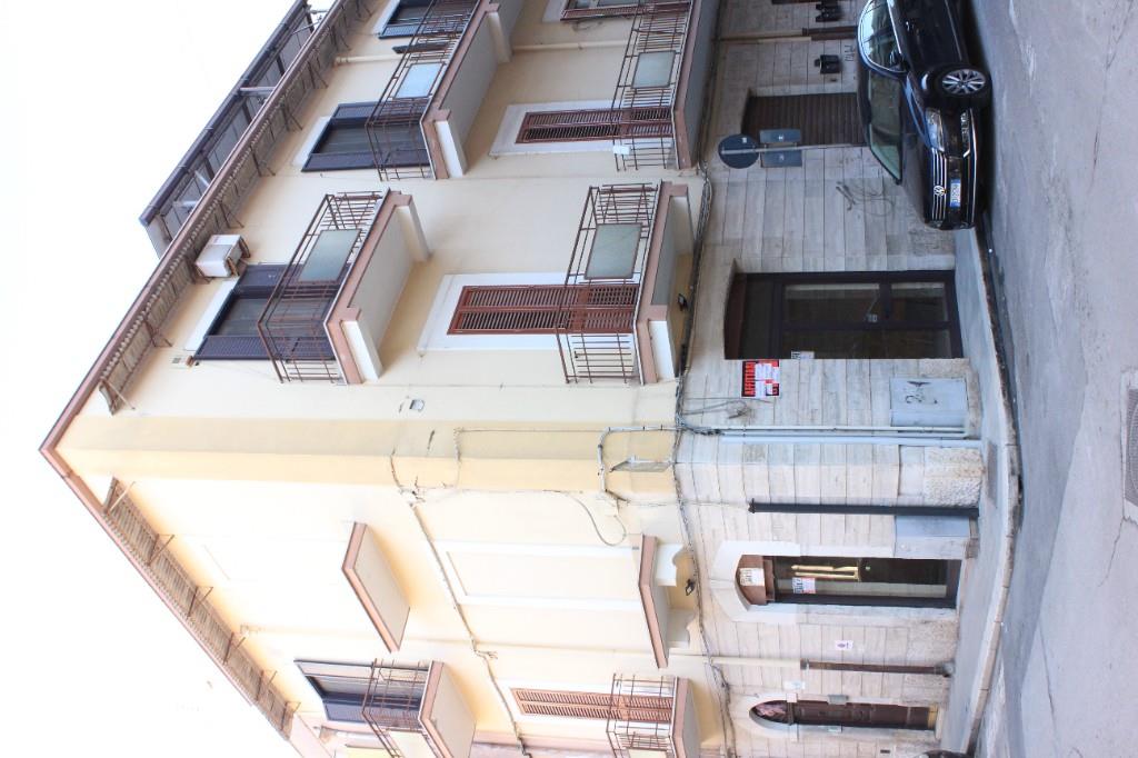 locale commerciale in affitto a Barletta
