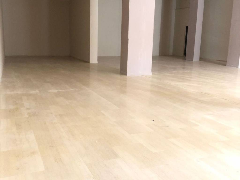 negozio in affitto a Barletta in zona Settefrati
