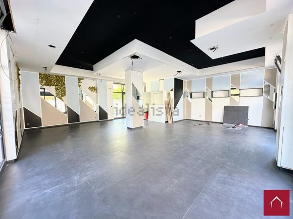 locale commerciale in affitto a Barletta