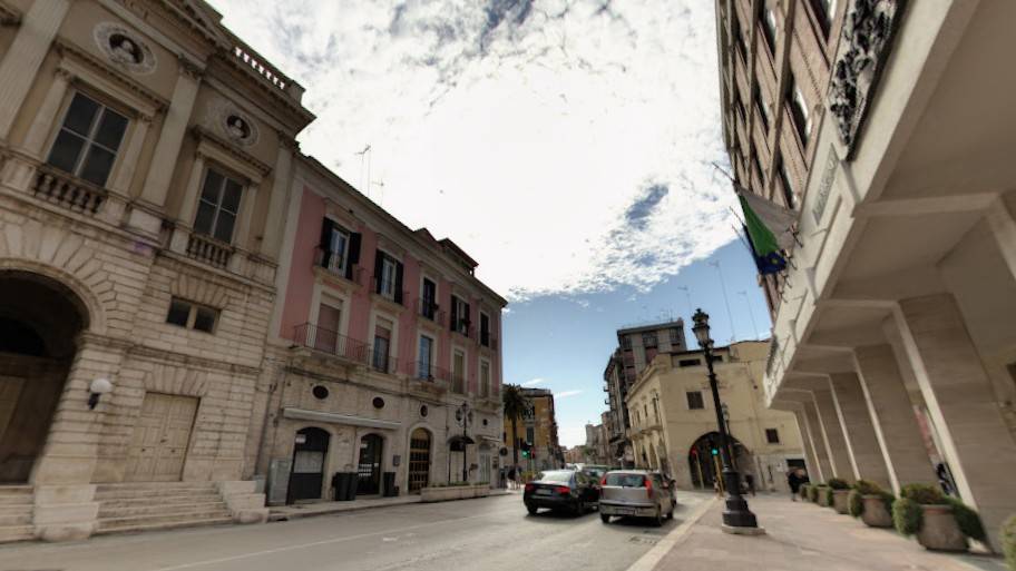 negozio in affitto a Barletta in zona Centro Città