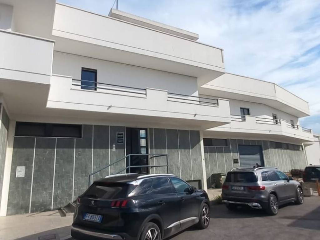 locale commerciale in affitto a Barletta in zona Montaltino