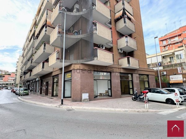 locale commerciale in affitto a Barletta in zona Centro Città
