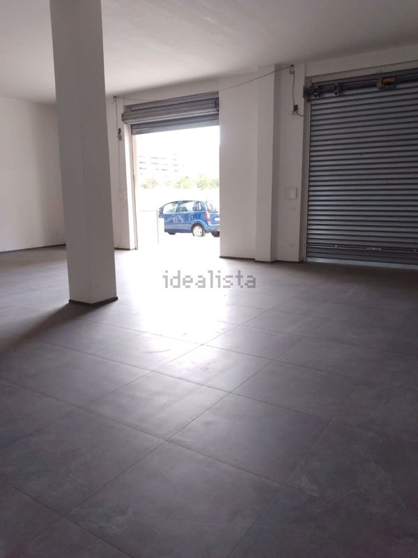 locale commerciale in affitto a Barletta