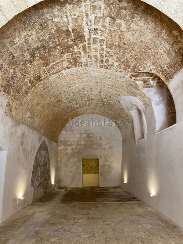 locale commerciale in affitto a Barletta